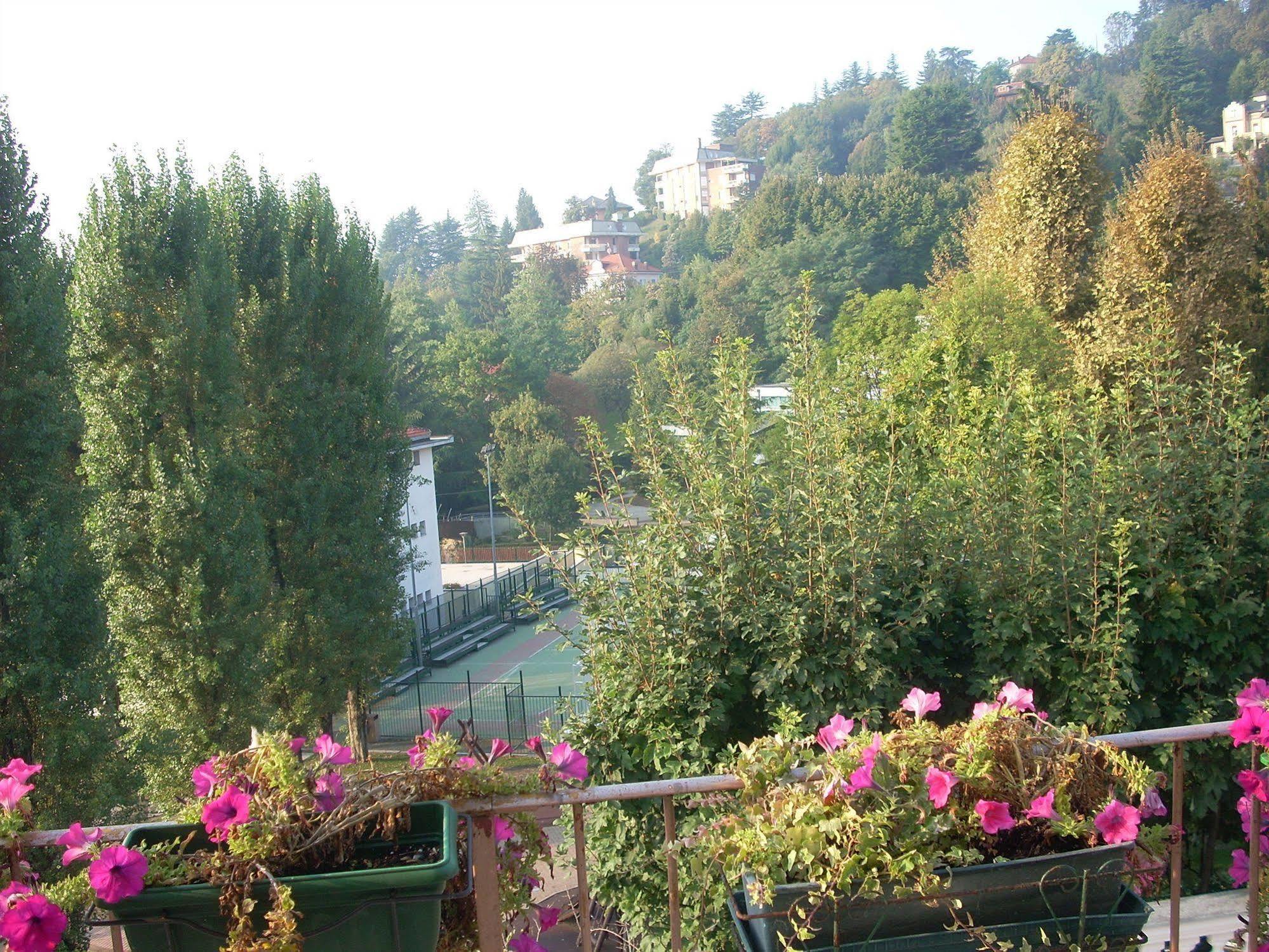 Hotel Pino Torinese Exterior foto