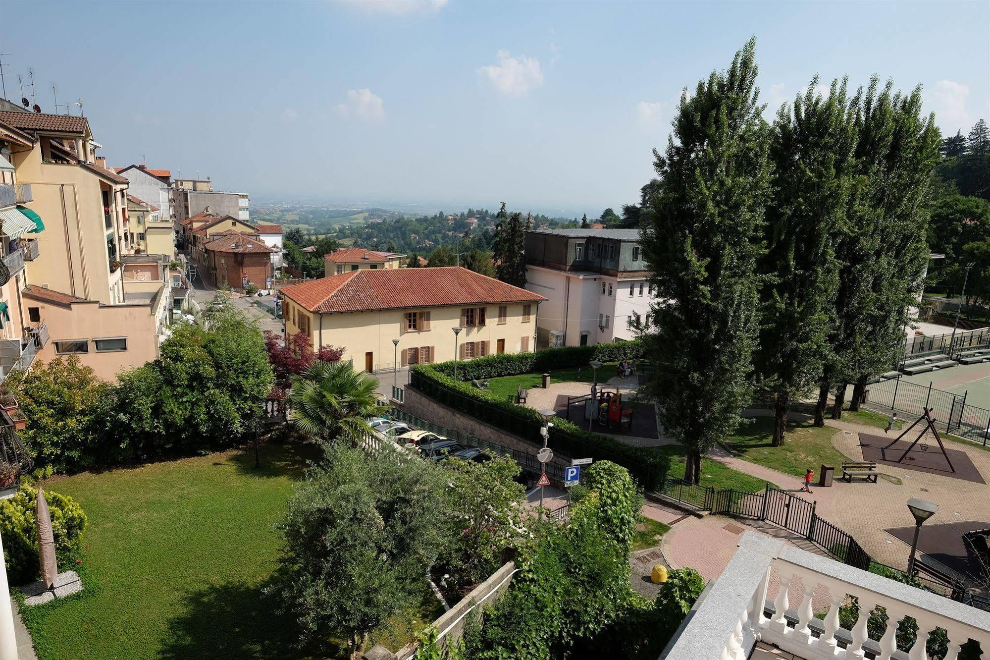 Hotel Pino Torinese Exterior foto